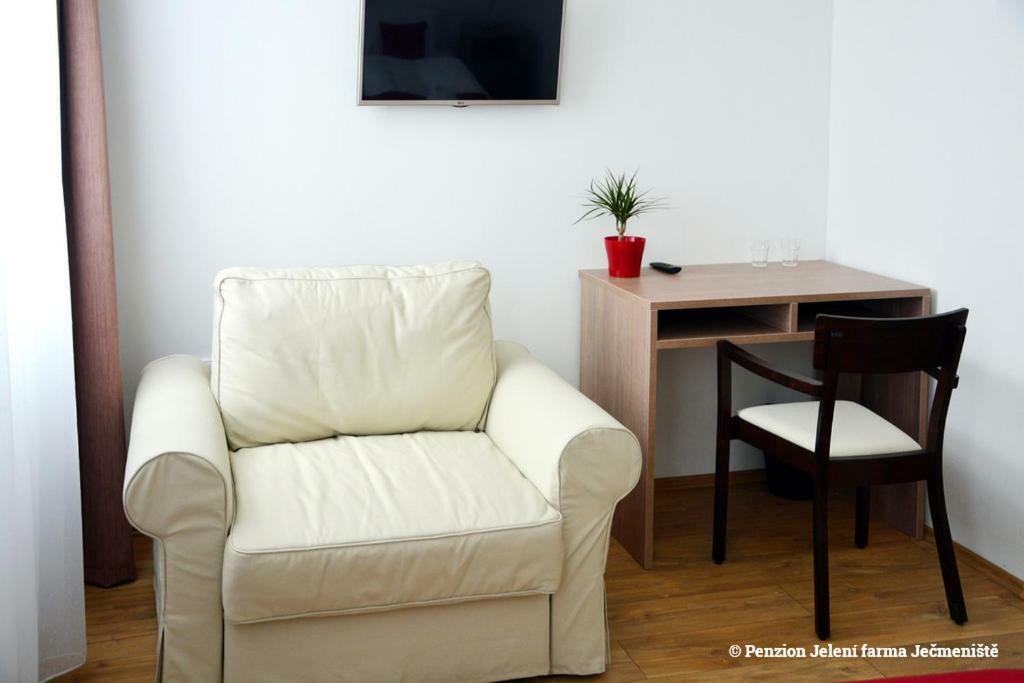 Jeleni Farma Jecmeniste Otel Vrbovec Dış mekan fotoğraf