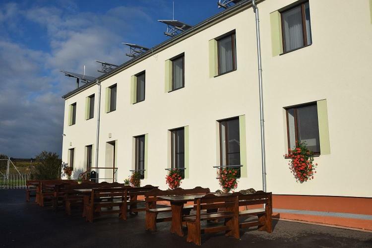 Jeleni Farma Jecmeniste Otel Vrbovec Dış mekan fotoğraf