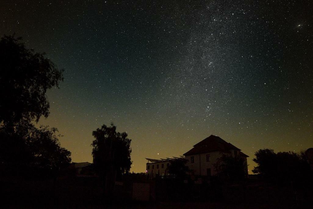Jeleni Farma Jecmeniste Otel Vrbovec Dış mekan fotoğraf