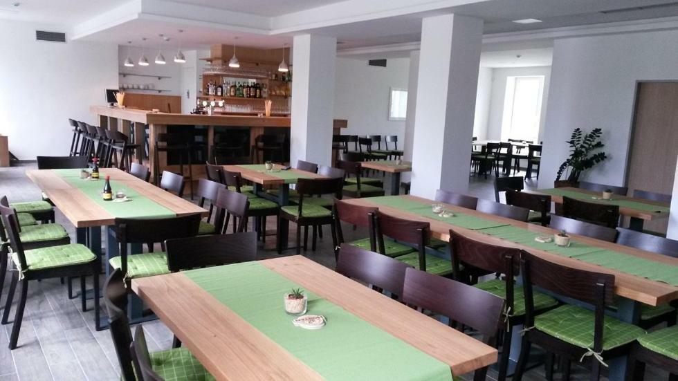 Jeleni Farma Jecmeniste Otel Vrbovec Dış mekan fotoğraf
