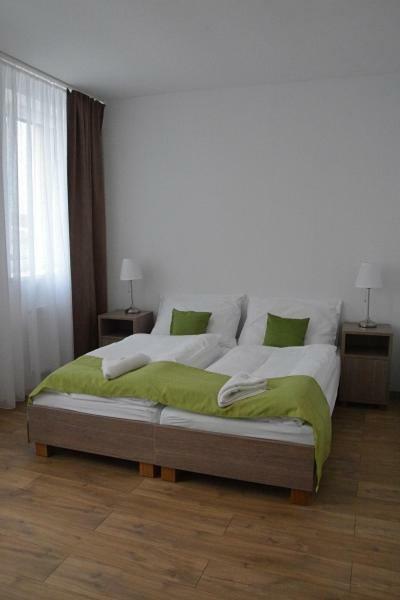 Jeleni Farma Jecmeniste Otel Vrbovec Dış mekan fotoğraf